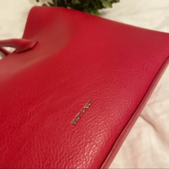 Matt&Nat Red Handbag - Picture 4 of 6